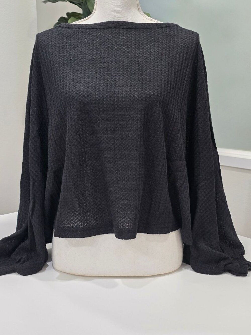 SHEIN ✦ Long Sleeve Top ✦ Black Waffle Knit Off‑Shoulder Batwing Sleeves XS NWT - Picture 7 of 13